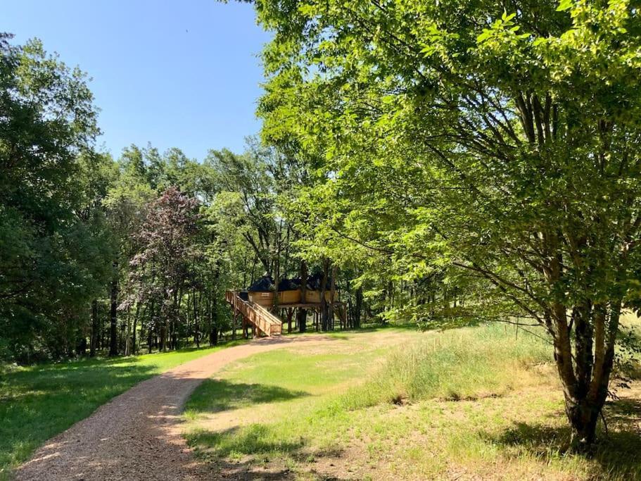 La Cabane Perchee De La Mure Bongheat Exteriér fotografie